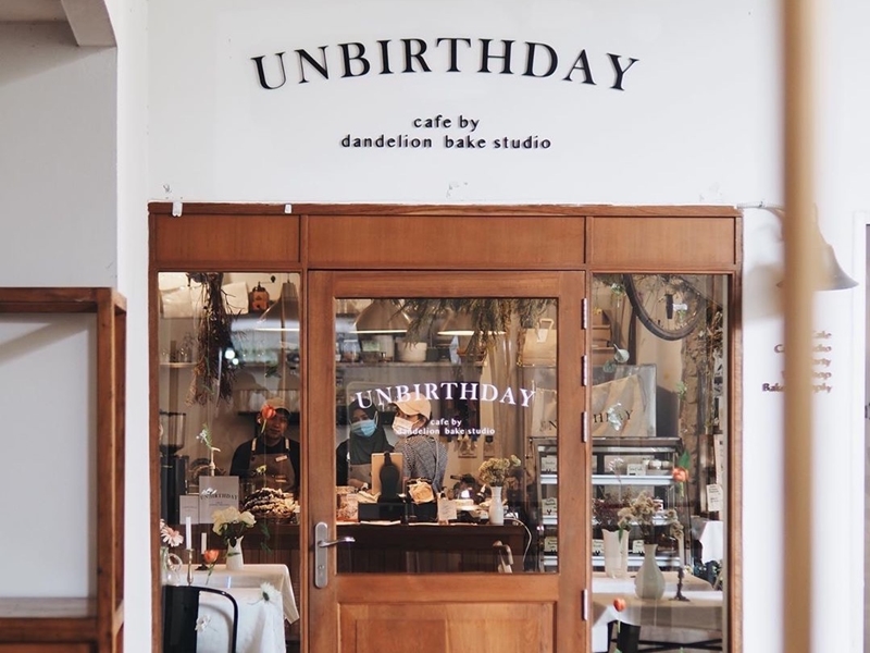 Unbirthday Café